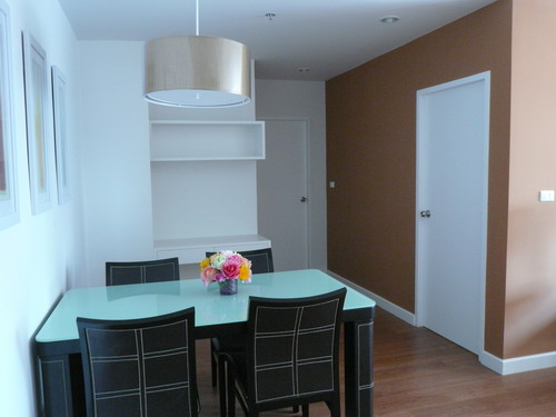 Sukhumvit.  2 Bedrooms Condo / Apartment For Rent. 70sqm (id:1489)
