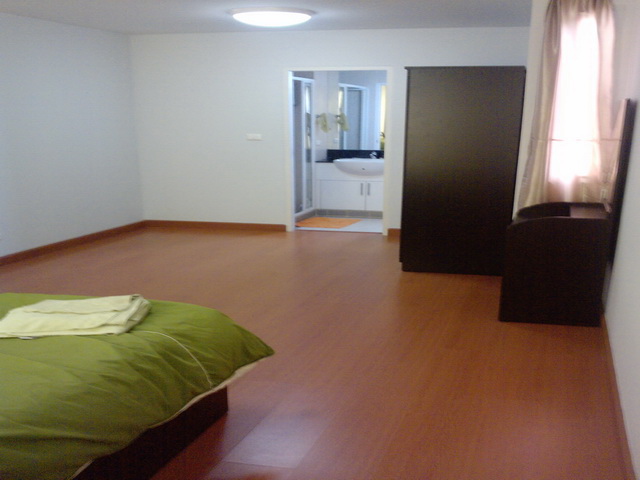Sathorn.  2 Bedrooms Condo / Apartment For Rent. 77sqm (id:1501)