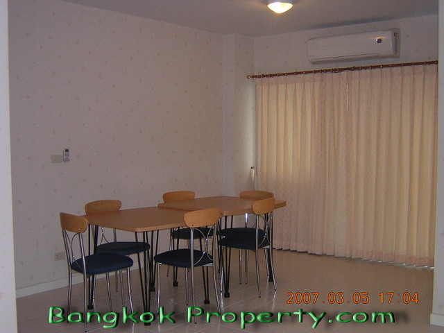 Srinakarin.  4 Bedrooms Condo / Apartment For Rent. 124sqm (id:143)