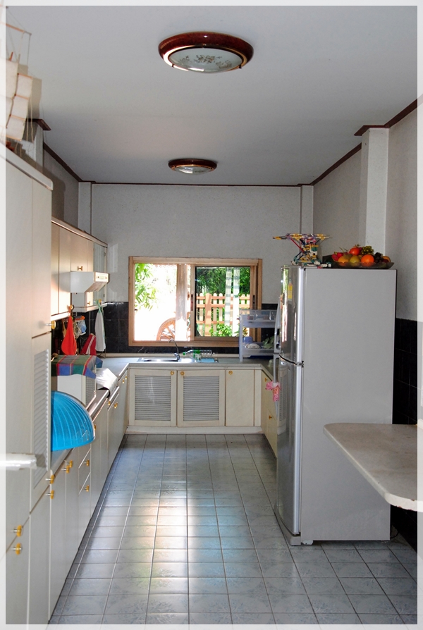 3 Bedrooms House For Rent. 1200sqm (id:1551)