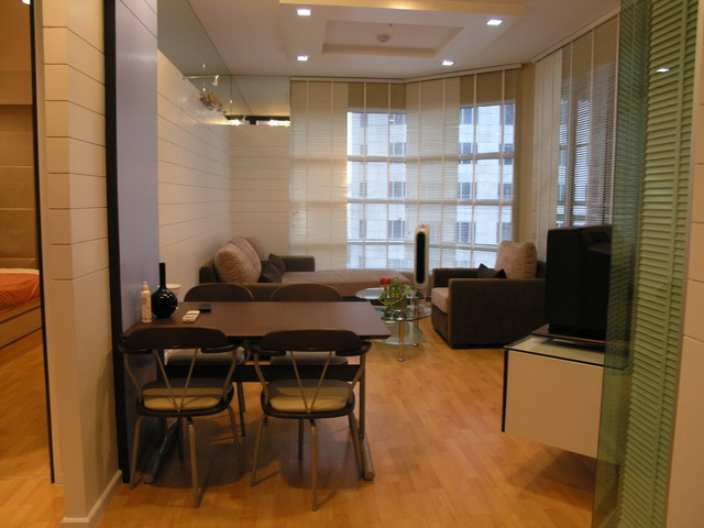 Sukhumvit.  2 Bedrooms Condo / Apartment For Rent. 75sqm (id:1605)