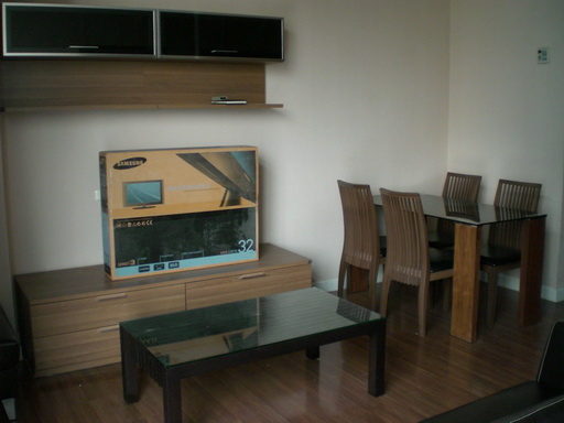 Sukhumvit.  2 Bedrooms Condo / Apartment For Rent. 97sqm (id:1647)