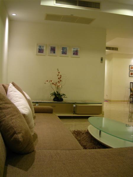 Sukhumvit.  2 Bedrooms Condo / Apartment For Rent. 90sqm (id:1663)