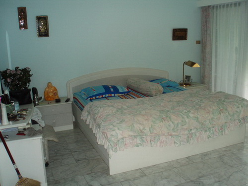 Sukhumvit.  2 Bedrooms Condo / Apartment For Rent. 105sqm (id:1678)