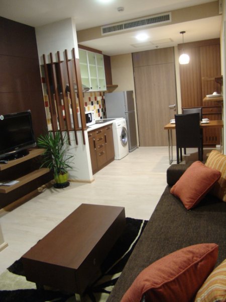 Sukhumvit.  1 Bedroom Condo / Apartment For Rent. 45sqm (id:1711)