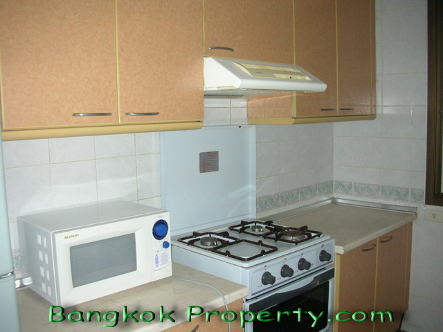 Sukhumvit.  3 Bedrooms Condo / Apartment For Rent. 300sqm (id:158)