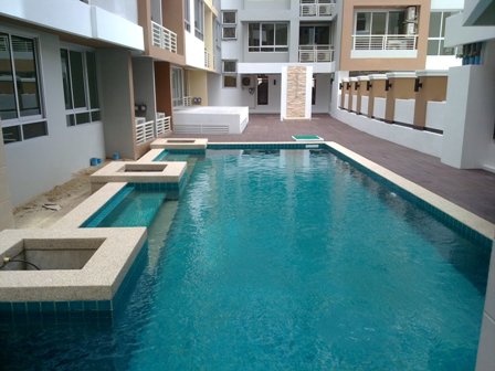 Ratchathewi.  1 Bedroom Condo / Apartment For Rent. 37sqm (id:1778)