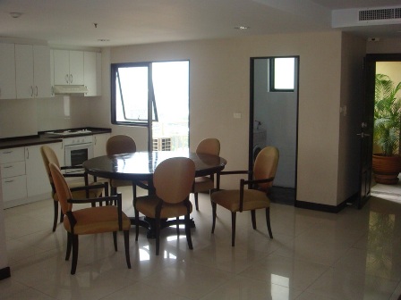 Sukhumvit.  2 Bedrooms Condo / Apartment For Rent. 130sqm (id:1814)