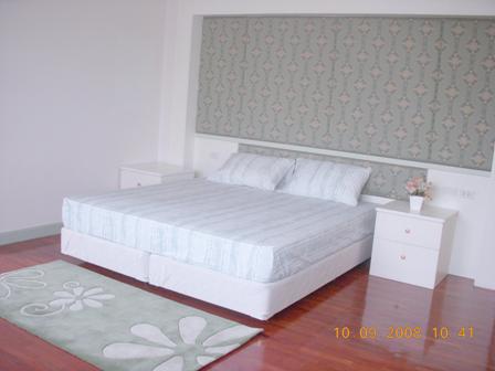 SUkhumvit.  2 Bedrooms Condo / Apartment For Rent. 240sqm (id:1835)