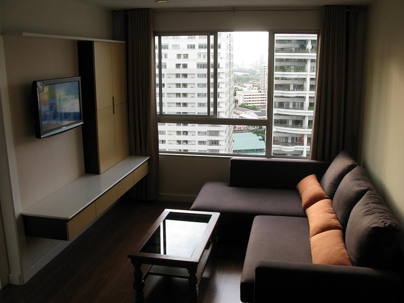 Phrom Phong .  1 Bedroom Condo / Apartment For Rent. 52sqm (id:1912)