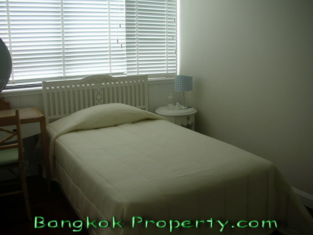 Sukhumvit.  2 Bedrooms Condo / Apartment For Rent. 128sqm (id:175)