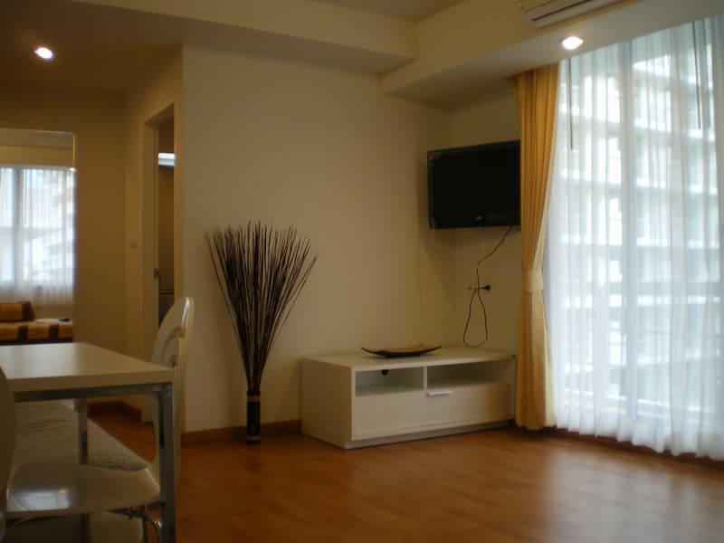On-Nut.  1 Bedroom Condo / Apartment For Rent. 50sqm (id:1979)