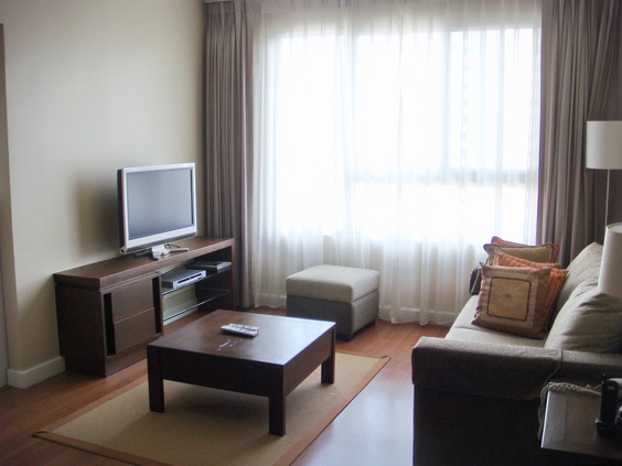 Sukhumvit.  1 Bedroom Condo / Apartment For Rent. 52sqm (id:1983)