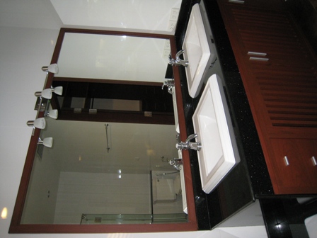 Rama IX.  4 Bedrooms Condo / Apartment For Rent. 500sqm (id:1984)