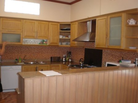 Sukhumvit.  5 Bedrooms House For Rent. 400sqm (id:2052)