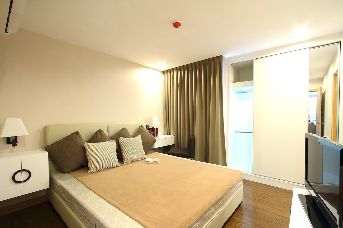 1 Bedroom Condo / Apartment For Rent. 48sqm (id:2053)