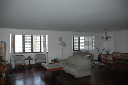 Sukhumvit.  3 Bedrooms Condo / Apartment To Buy. 145sqm (id:2077)