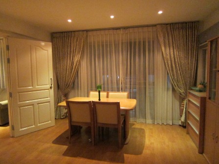 Sukhumvit.  2 Bedrooms Condo / Apartment For Rent. 100sqm (id:2152)
