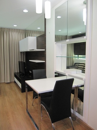 Sukhumvit.  2 Bedrooms Condo / Apartment To Buy. 76sqm (id:2185)