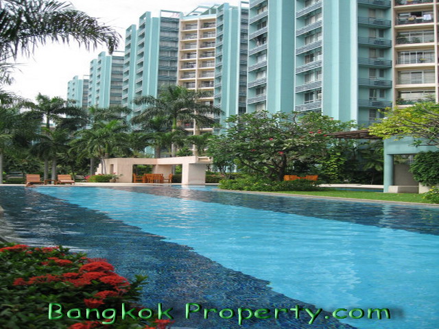 Sathorn / Silom.  2 Bedrooms Condo / Apartment To Buy. 104sqm (id:194)