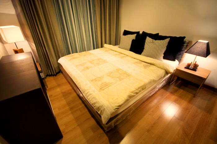 Silom.  1 Bedroom Condo / Apartment For Rent. 41sqm (id:2330)